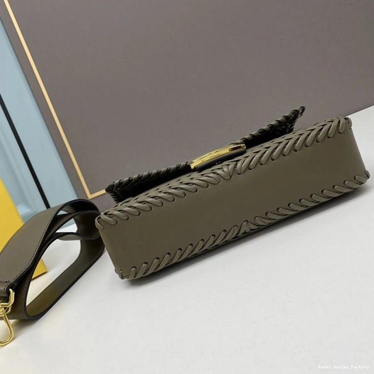 Affordable HOT Medium Baguette Stitching Green In Bag Leather Fendi 0730